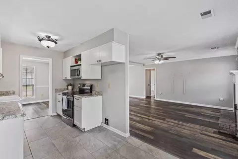 Entry Way - 3877 Sabal Hill Dr, Bartlett, TN 38135 photo 1 of 2