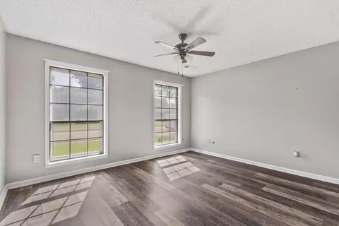Living - 3877 Sabal Hill Dr, Bartlett, TN 38135 photo 4 of 5