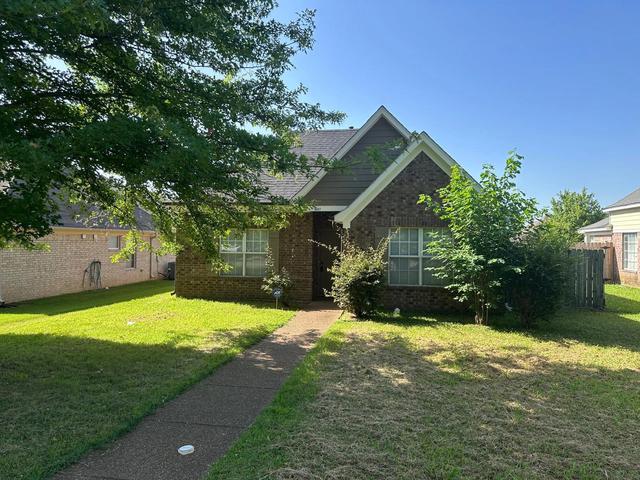 8857 Macon Rd, Cordova, TN 38018