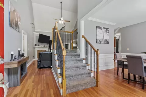 Entry Way - 104 Springbrook Dr, Jackson, TN 38305 photo 2 of 4