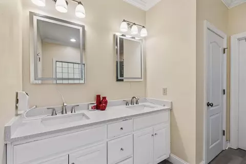 Bath - 104 Springbrook Dr, Jackson, TN 38305 photo 1 of 4