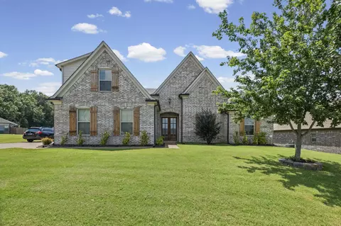 425 Oakridge Dr, Oakland, TN 38060