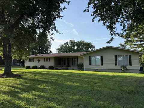 Exterior - 1384 Murphy Ave, Covington, TN 38019 photo 2 of 8
