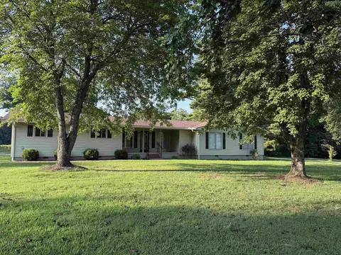 Exterior - 1384 Murphy Ave, Covington, TN 38019 photo 3 of 8