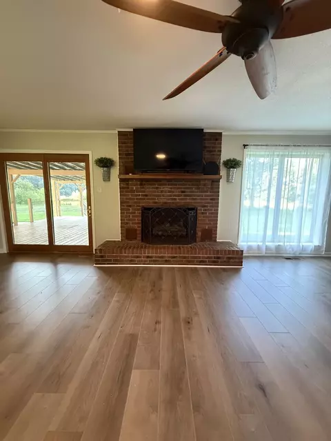 Living - 1384 Murphy Ave, Covington, TN 38019 photo 1 of 5