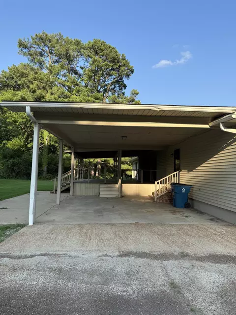 Exterior - 1384 Murphy Ave, Covington, TN 38019 photo 5 of 8