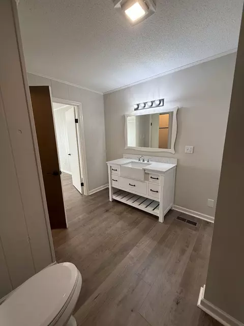 Bath - 1384 Murphy Ave, Covington, TN 38019 photo 6 of 6