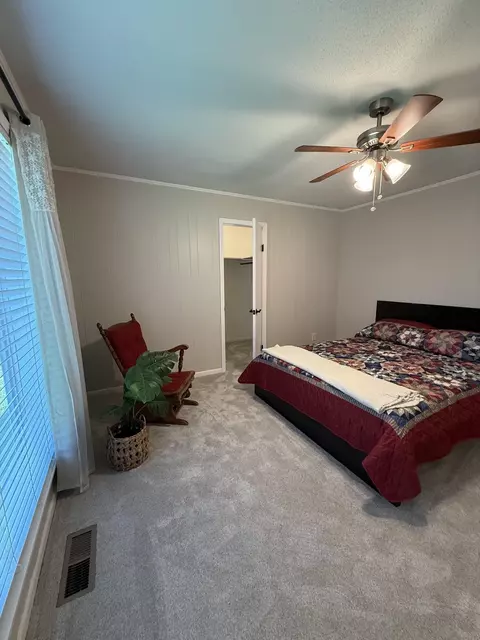 Bedroom - 1384 Murphy Ave, Covington, TN 38019 photo 2 of 3