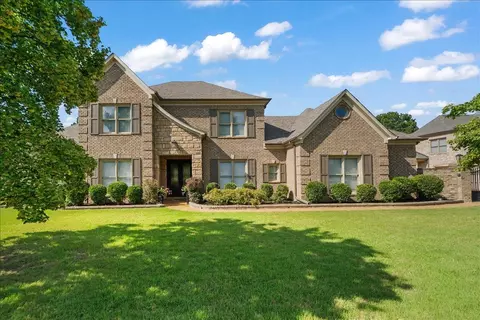 600 Ridge Peaks Dr, Collierville, TN 38017