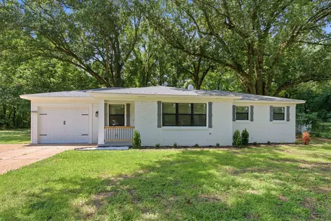 1107 W Raines Rd W, Memphis, TN 38109
