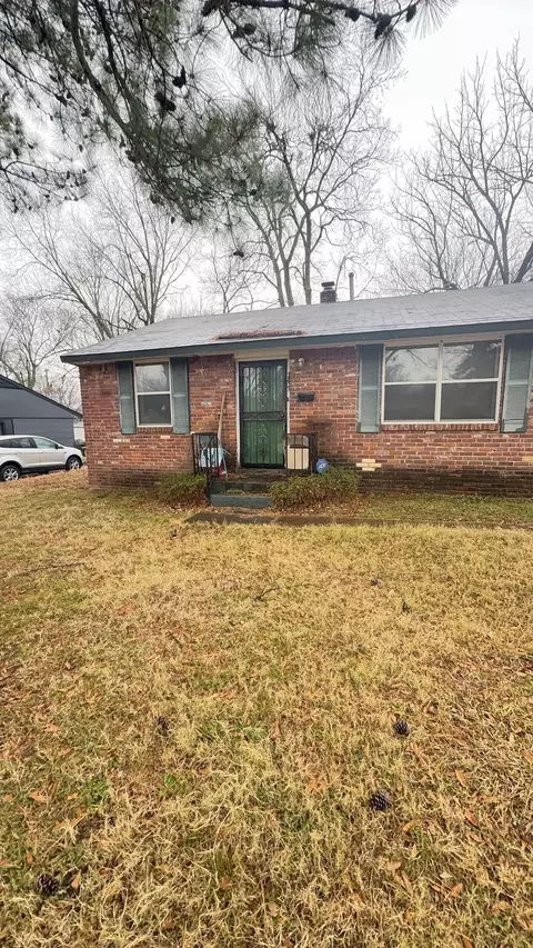 2825 Semmes St, Memphis, TN 38114
