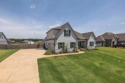 Exterior - 7620 Crosswinds Blvd, Hernando, MS 38632 photo 2 of 9
