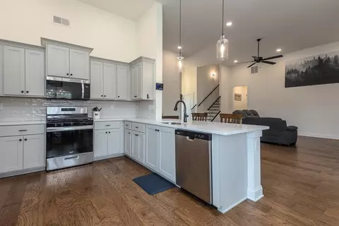 Kitchen - 7620 Crosswinds Blvd, Hernando, MS 38632 photo 3 of 3