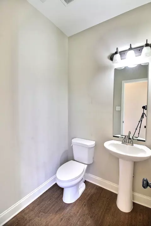 Bath - 4722 Alexander Rd, Olive Branch, MS 38654 photo 2 of 3