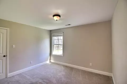 Bedroom - 4722 Alexander Rd, Olive Branch, MS 38654 photo 3 of 4