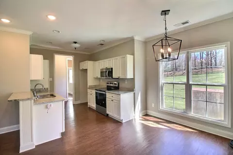 Kitchen - 4722 Alexander Rd, Olive Branch, MS 38654 photo 2 of 2