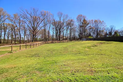 Exterior - 4722 Alexander Rd, Olive Branch, MS 38654 photo 2 of 5