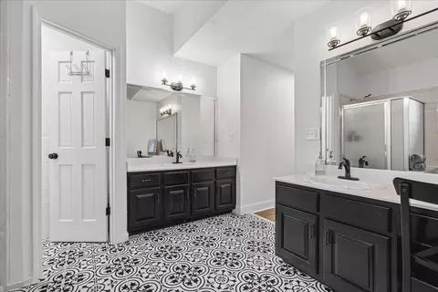 Bath - 6734 Rabbit Den Cv, Arlington, TN 38002 photo 2 of 4
