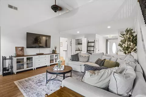 Living - 6734 Rabbit Den Cv, Arlington, TN 38002 photo 1 of 2