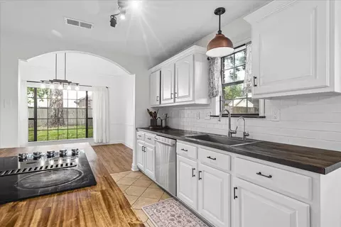 Kitchen - 6734 Rabbit Den Cv, Arlington, TN 38002 photo 3 of 5