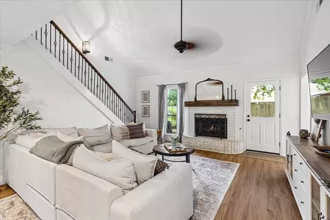 Living - 6734 Rabbit Den Cv, Arlington, TN 38002 photo 2 of 2