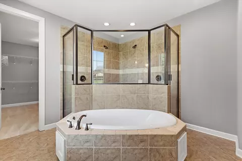 Bath - 141 Lower Fields Ln, Collierville, TN 38017 photo 3 of 4