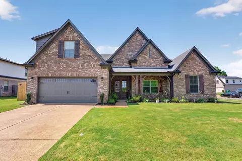 245 Laurel Wood Ln, Oakland, TN 38060