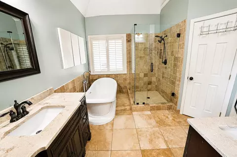 Bath - 4876 Springtree Dr, Arlington, TN 38002 photo 2 of 4