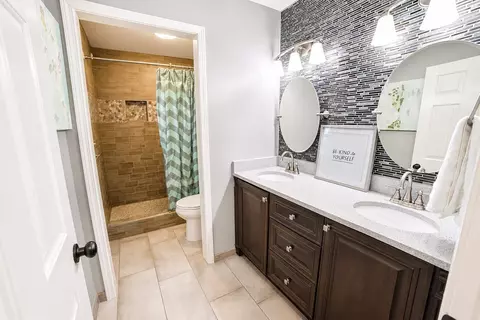 Bath - 4876 Springtree Dr, Arlington, TN 38002 photo 3 of 4