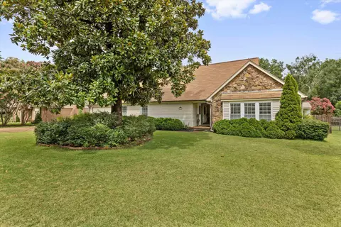 2928 Sandy Creek Dr, Germantown, TN 38138