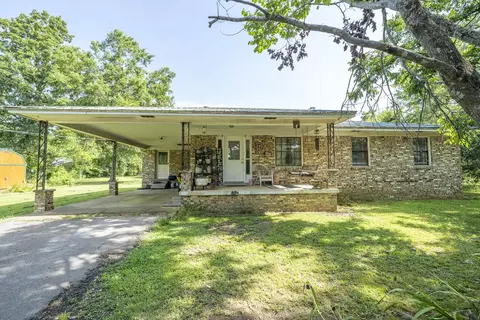 261 Macon St, Savannah, TN 38372