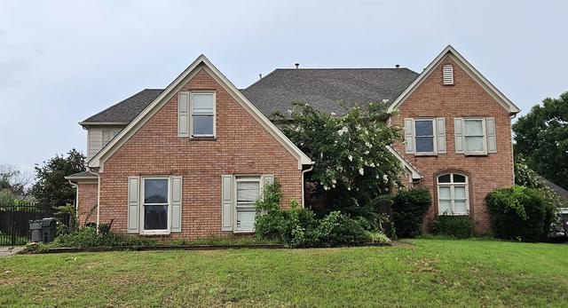1978 Oak Springs Dr, Cordova, TN 38016