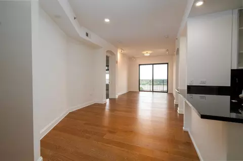 717 S Riverside Dr #1108, Memphis, TN 38103