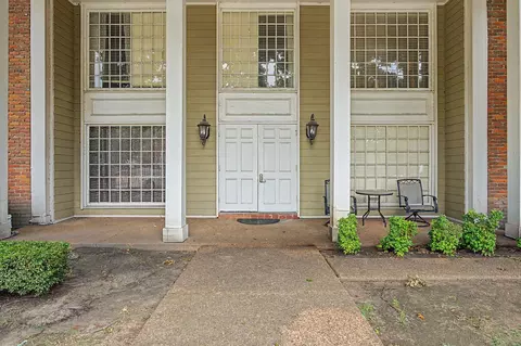 210 S Mclean Blvd #8, Memphis, TN 38104