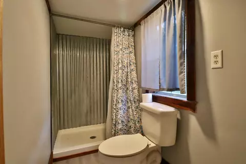 Bath - 1611 King Rd, Sardis, MS 38666 photo 2 of 3