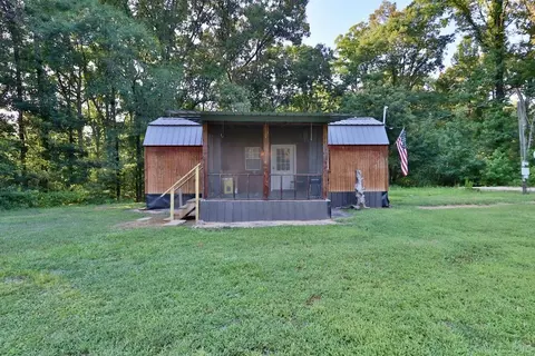 Exterior - 1611 King Rd, Sardis, MS 38666 photo 5 of 8