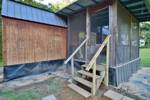 Exterior - 1611 King Rd, Sardis, MS 38666 photo 3 of 8