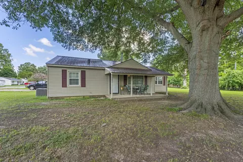 7805 Newport Blvd, Millington, TN 38053