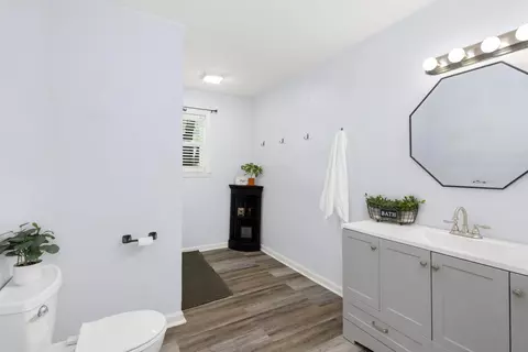 Bath - 40 Vandergrift Dr, Covington, TN 38019 photo 1 of 3