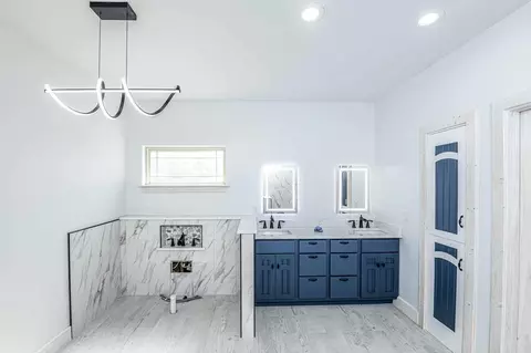 Bath - 3 E Cherry St, Stanton, TN 38069 photo 3 of 5