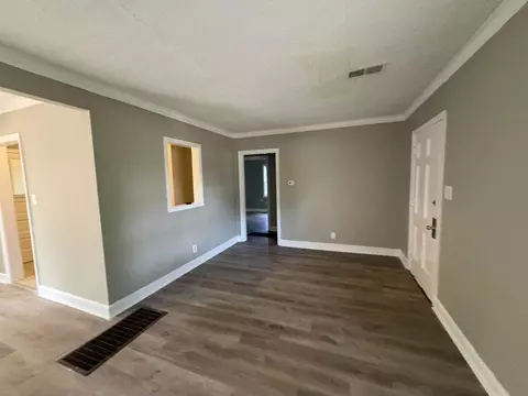Living - 3391 Hadley Rd, Memphis, TN 38111 photo 2 of 2