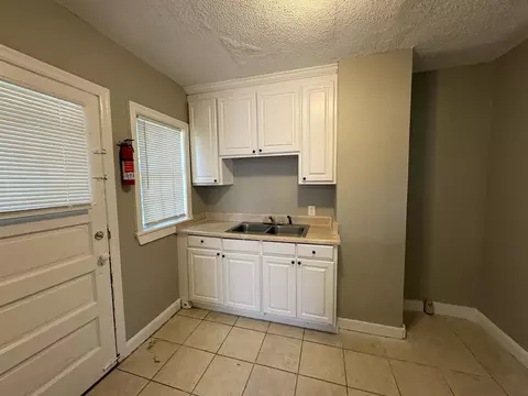 Kitchen - 3391 Hadley Rd, Memphis, TN 38111 photo 1 of 2