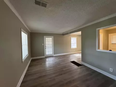 Living - 3391 Hadley Rd, Memphis, TN 38111 photo 1 of 2