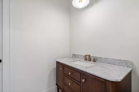 Bath - 5272 Winestone Cv, Memphis, TN 38120 photo 4 of 10