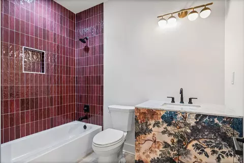 Bath - 5272 Winestone Cv, Memphis, TN 38120 photo 7 of 10
