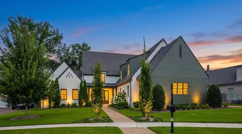 9071 N Winston Woods Cir, Germantown, TN 38139