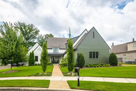 9071 N Winston Woods Cir, Germantown, TN 38139