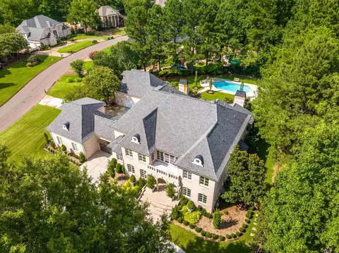 2720 Calkins Rd, Germantown, TN 38139