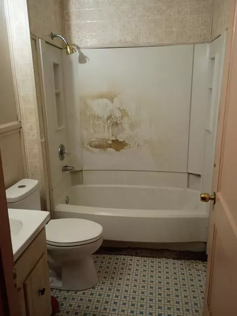 Bath - 781 Eastern Dr, Memphis, TN 38122 photo 2 of 2