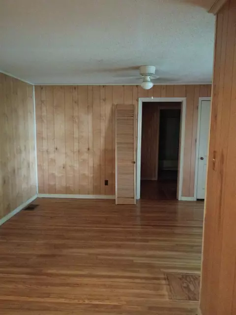Living - 781 Eastern Dr, Memphis, TN 38122 photo 2 of 2